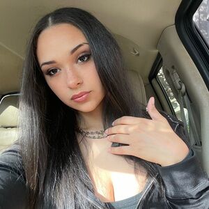 Meet your Posher, Mikayla